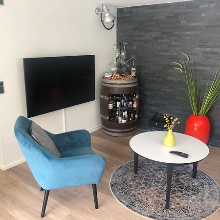 Nyistandsat Hojloftet Kaelderlejlighed Pa 70 M2 I Viborg Centrum, Med Plads Til 4 Personer Kültér fotó